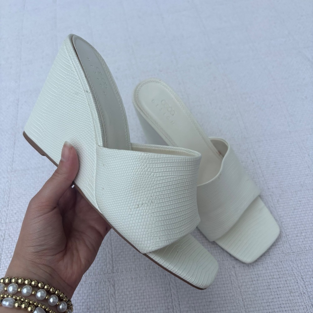 Women's 12 ASOS White Embossed Square Open Toe Slide Wedge Going Out Sandals